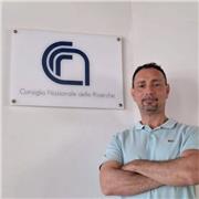 Sono un ingegnere elettronico con la passione per l'insegnamento, amo trasmettere conoscenza e metodologie.